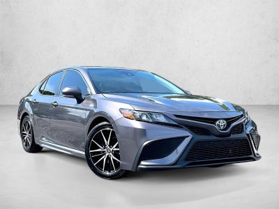 2024 Toyota Camry Hybrid SE