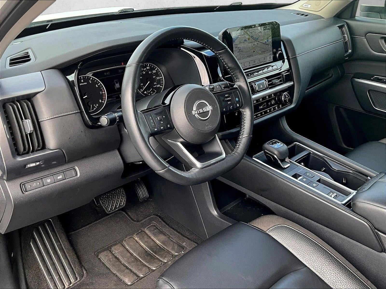 2023 Nissan Pathfinder SL