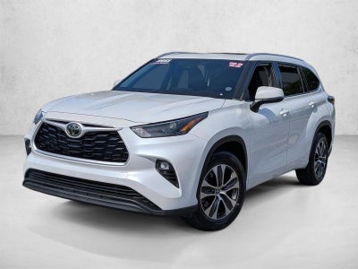 2022 Toyota Highlander Base