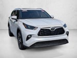 2022 Toyota Highlander Base