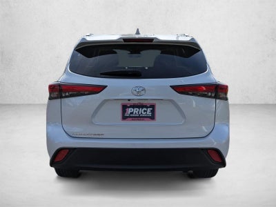2022 Toyota Highlander Base