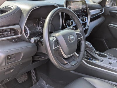 2022 Toyota Highlander Base
