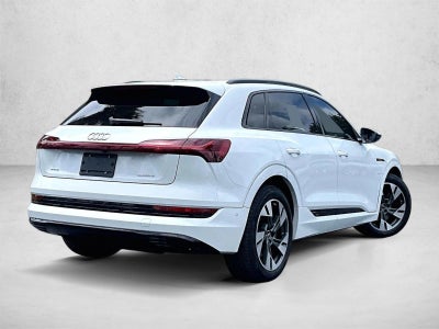 2022 Audi e-tron Base