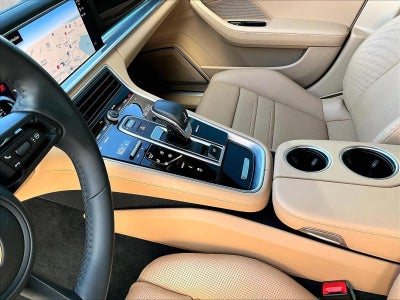 2023 Porsche Panamera Base