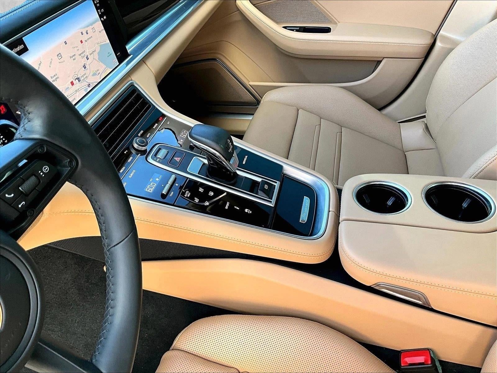 2023 Porsche Panamera Base