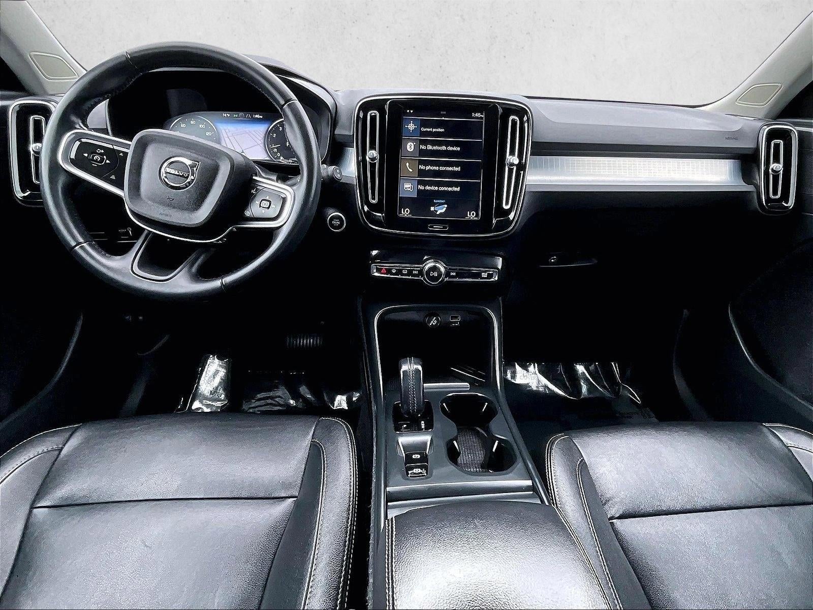 2021 Volvo XC40 Momentum