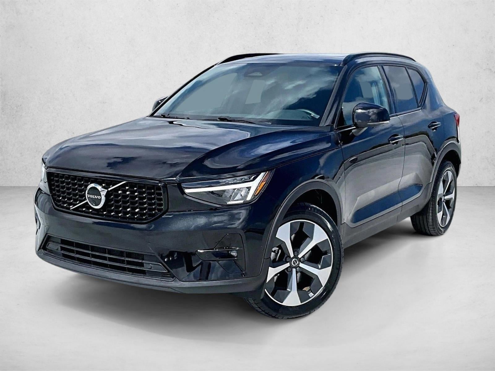 2024 Volvo XC40 Plus Dark Theme