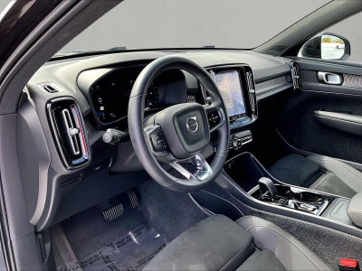 2024 Volvo XC40 Plus Dark Theme