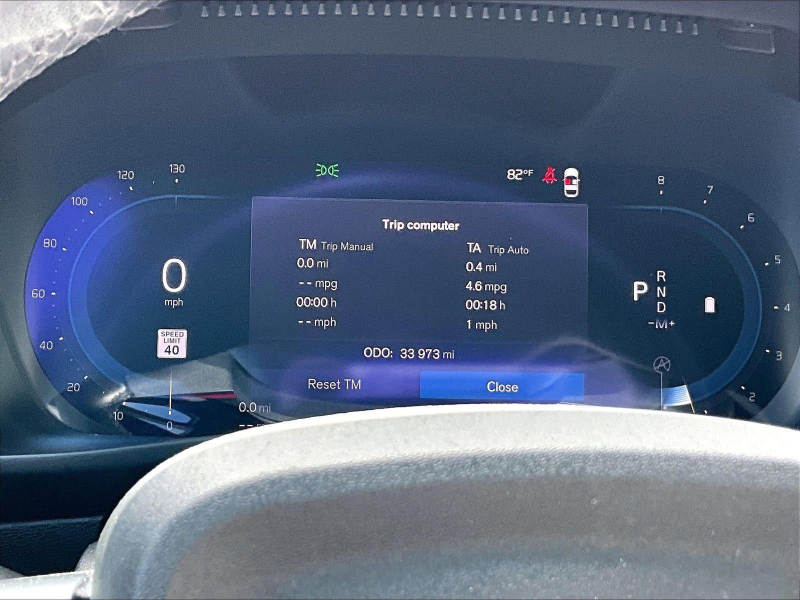 2024 Volvo XC40 Plus Dark Theme