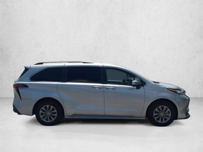 2021 Toyota Sienna LE