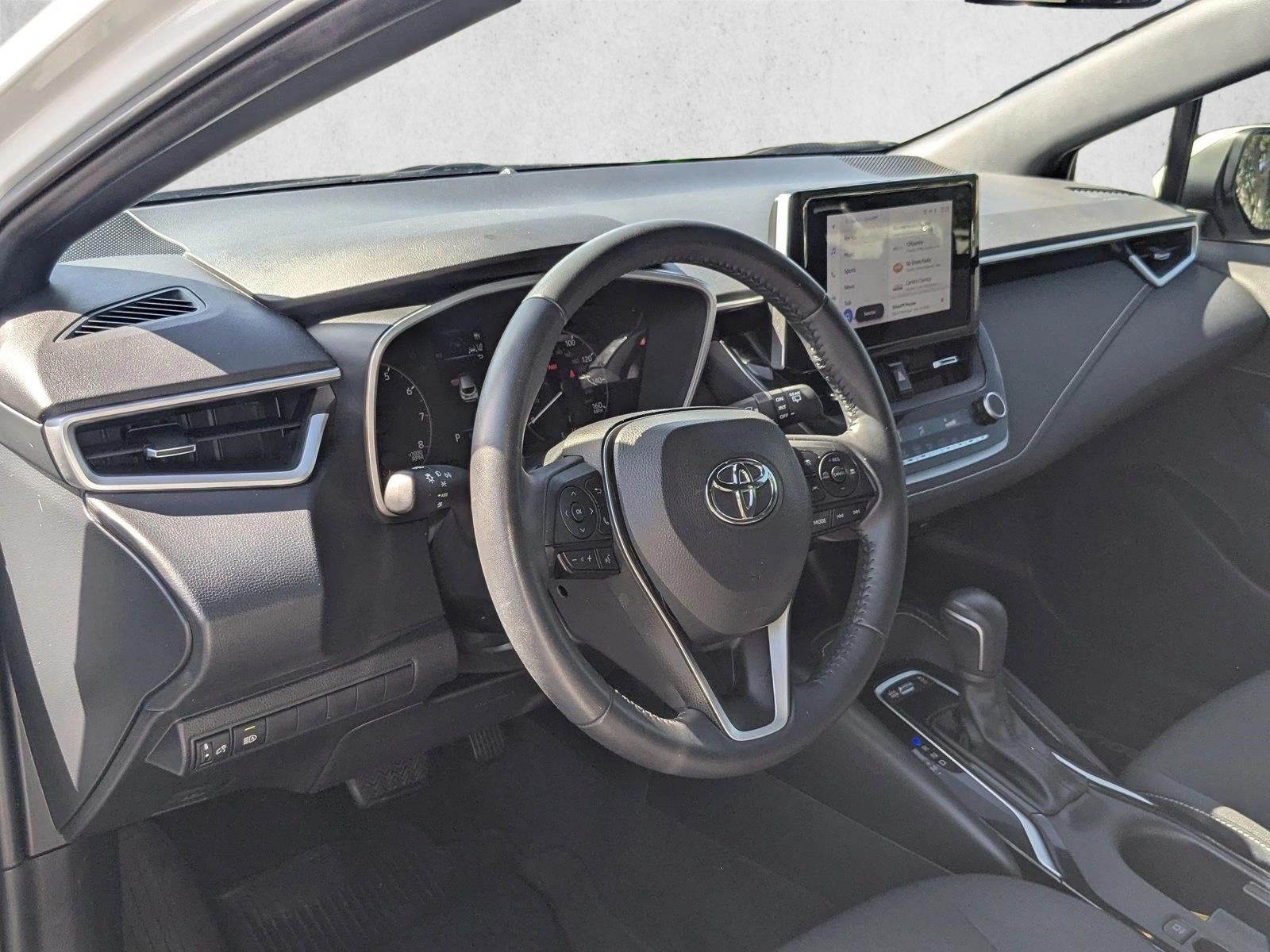 2025 Toyota Corolla Hatchback SE