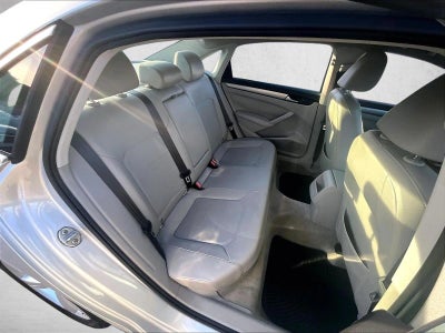 2015 Volkswagen Passat 1.8T Limited Edition