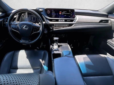 2020 Lexus ES 300h 