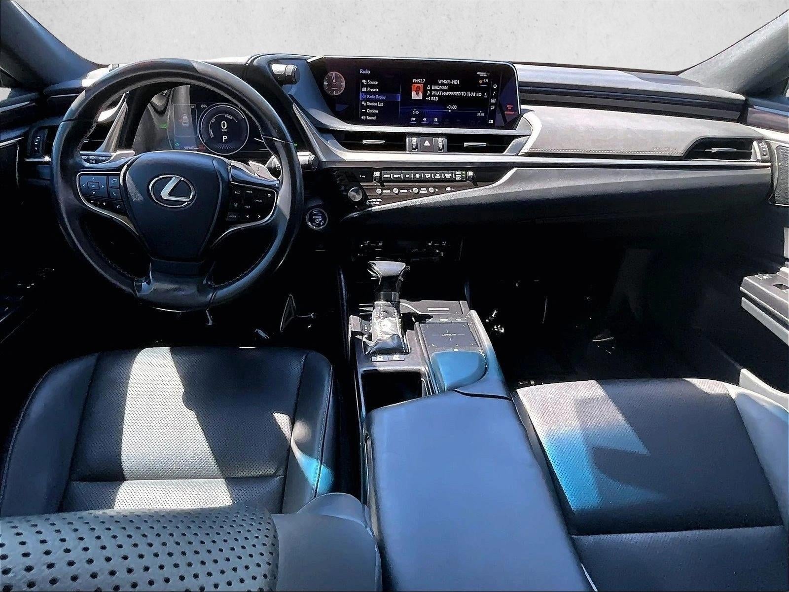 2020 Lexus ES 300h 
