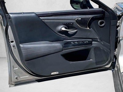 2020 Lexus ES 300h 