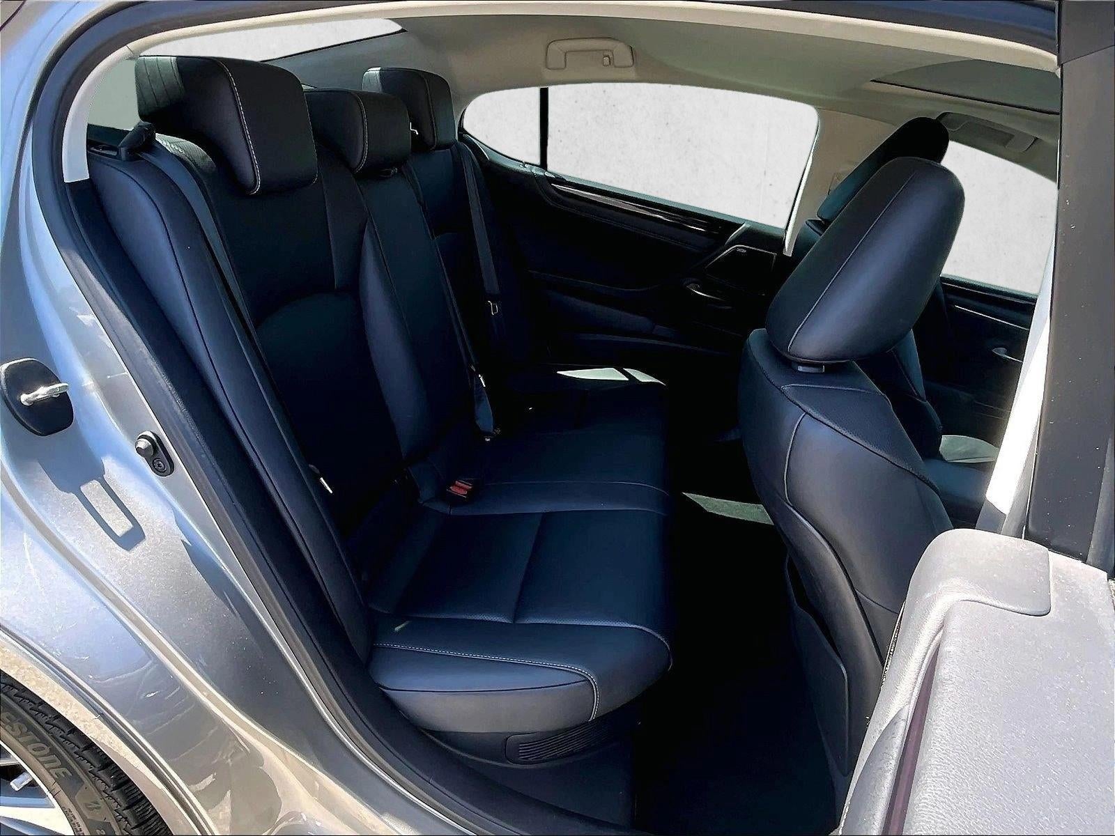 2020 Lexus ES 300h 