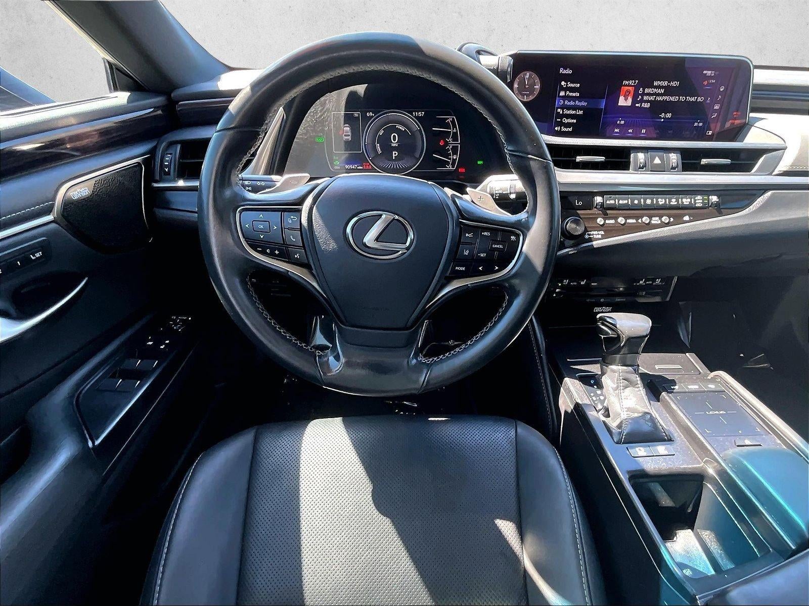 2020 Lexus ES 300h 