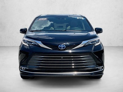 2025 Toyota Sienna Platinum