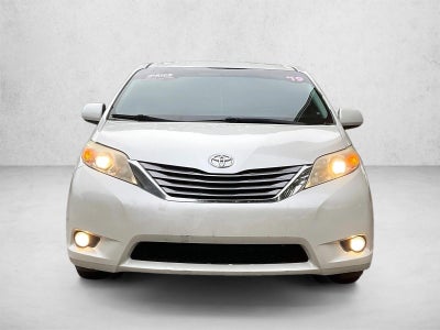 2017 Toyota Sienna XLE Auto Access Seat
