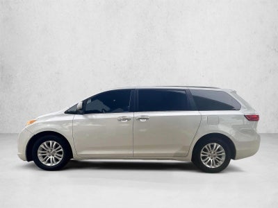 2017 Toyota Sienna XLE Auto Access Seat