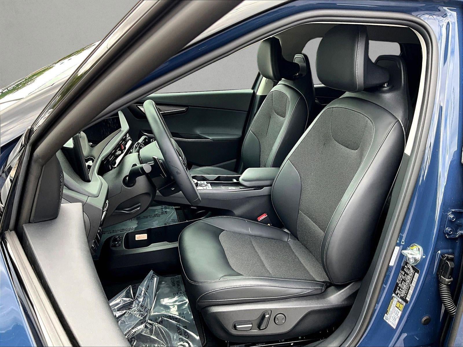 2025 Kia EV6 Light