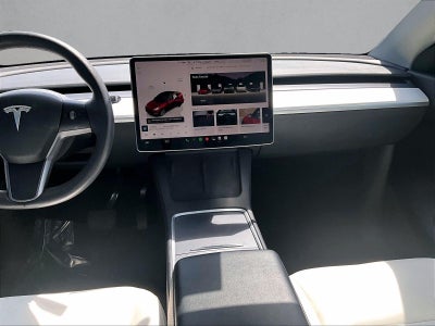 2022 Tesla Model Y Long Range Dual Motor All-Wheel Drive
