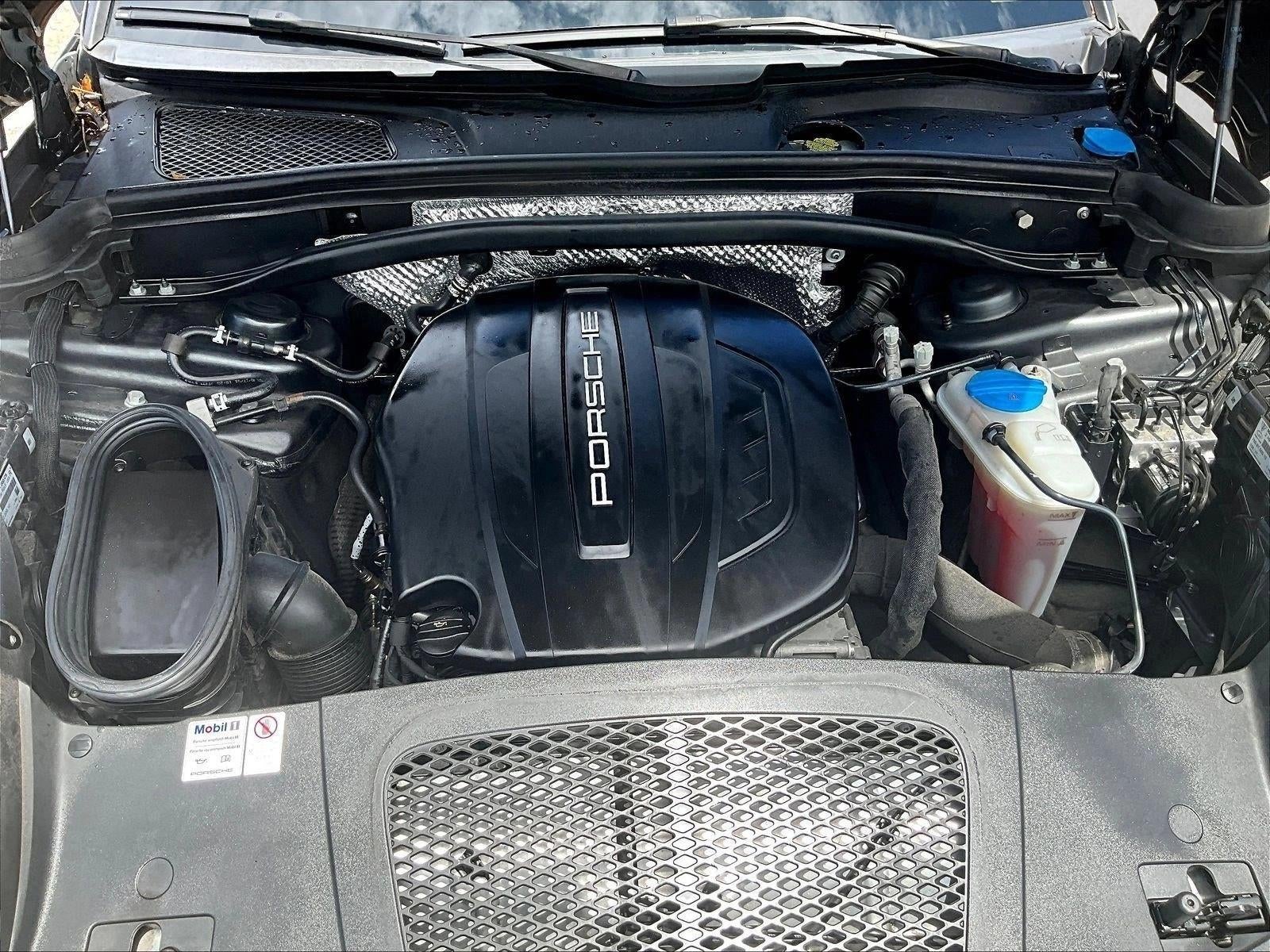 2018 Porsche Macan Base