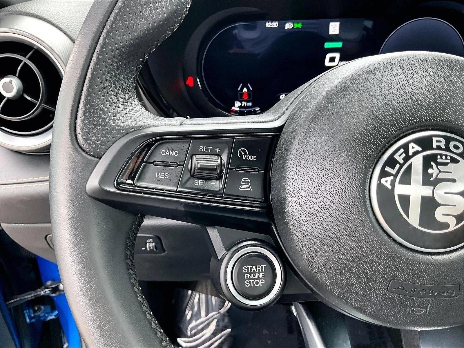 2025 Alfa Romeo Tonale Base