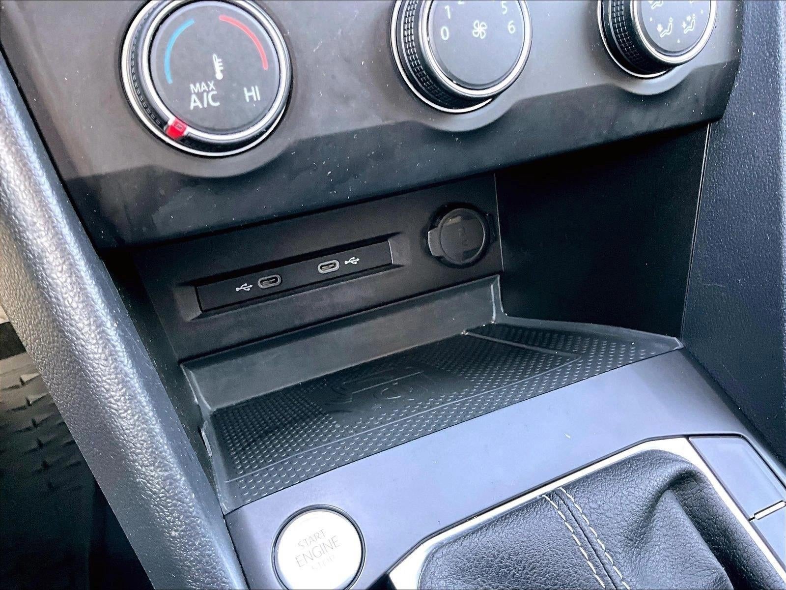 2022 Volkswagen Taos Base