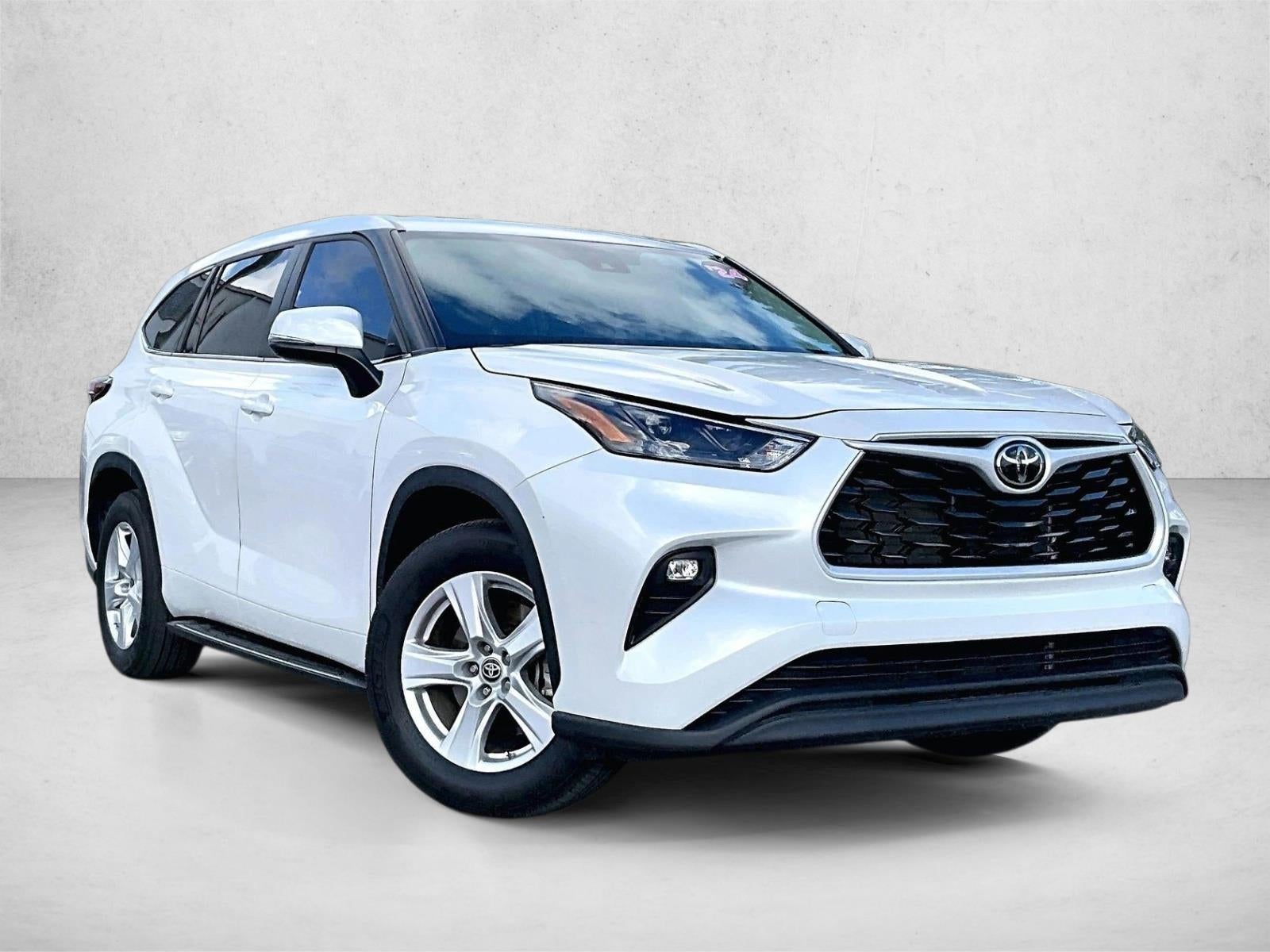 2024 Toyota Highlander LE