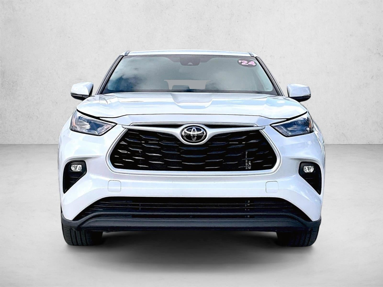 2024 Toyota Highlander LE