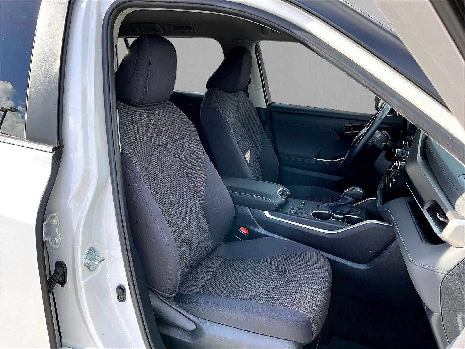 2024 Toyota Highlander LE