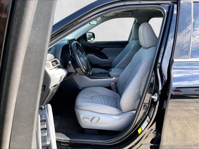2021 Toyota Highlander LE