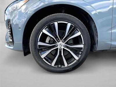 2024 Volvo XC60 Plus Dark Theme