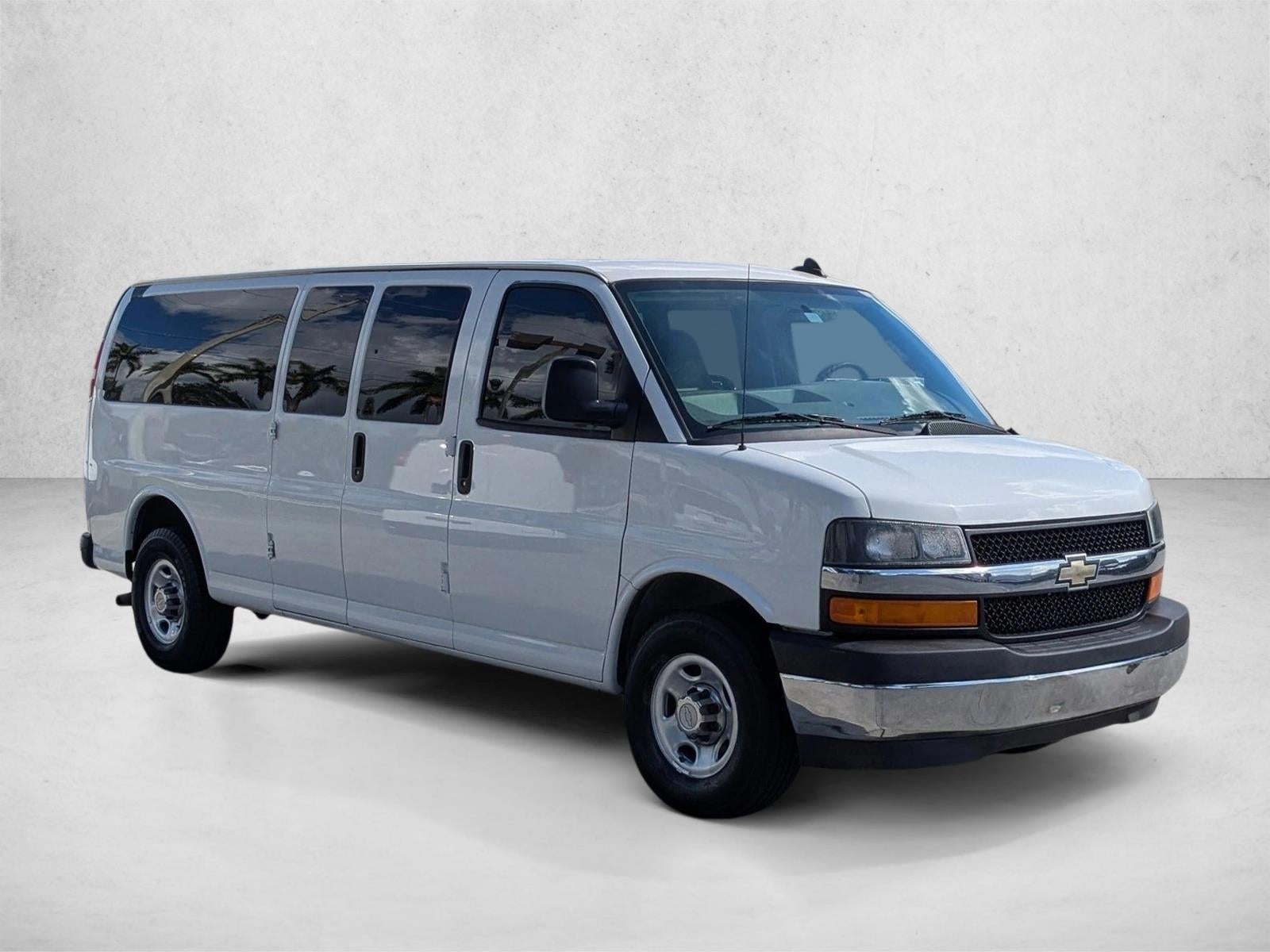 2017 Chevrolet Express Passenger 3500 LT