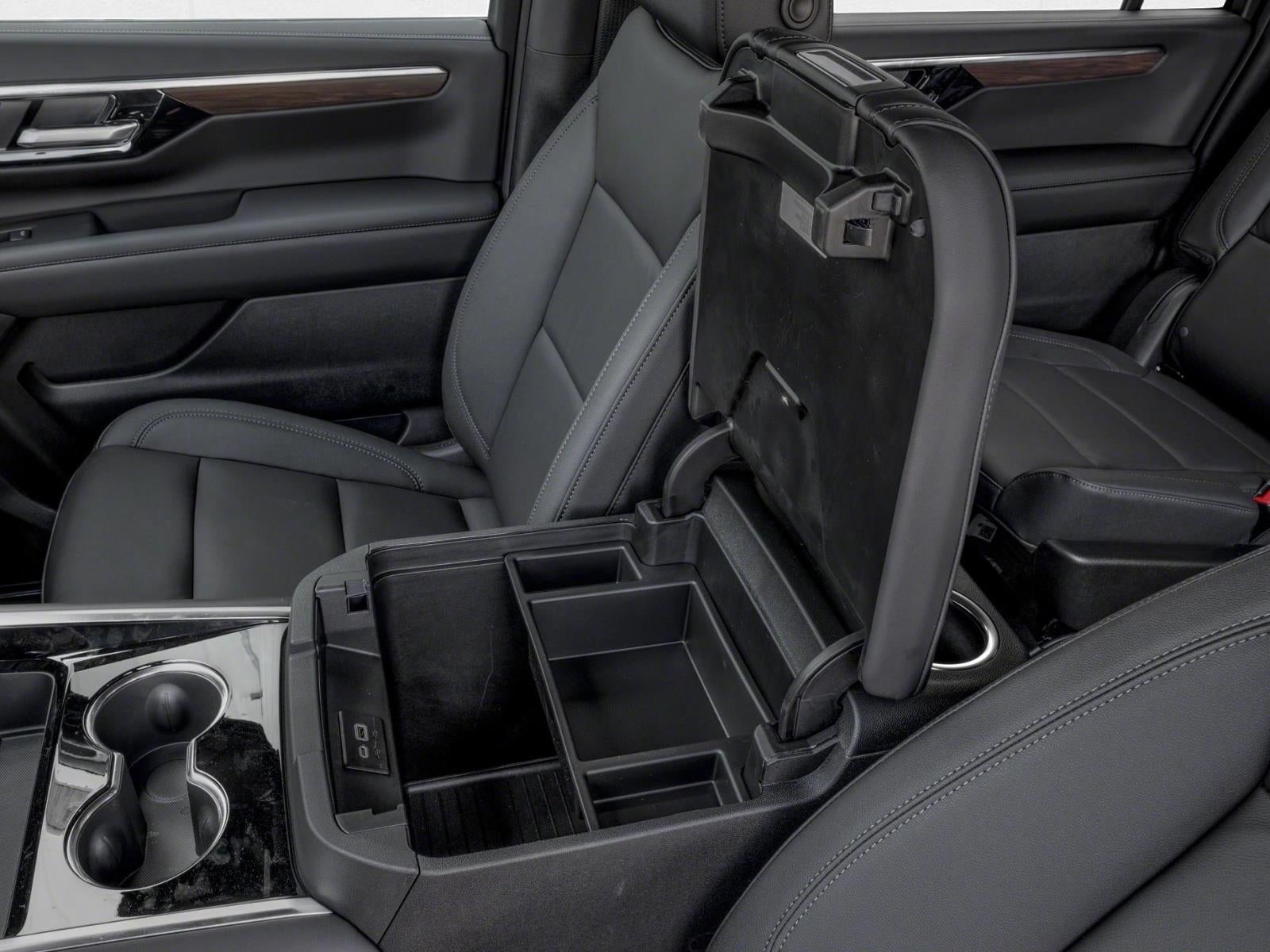 2027 Chevrolet Suburban LT - Photo 10