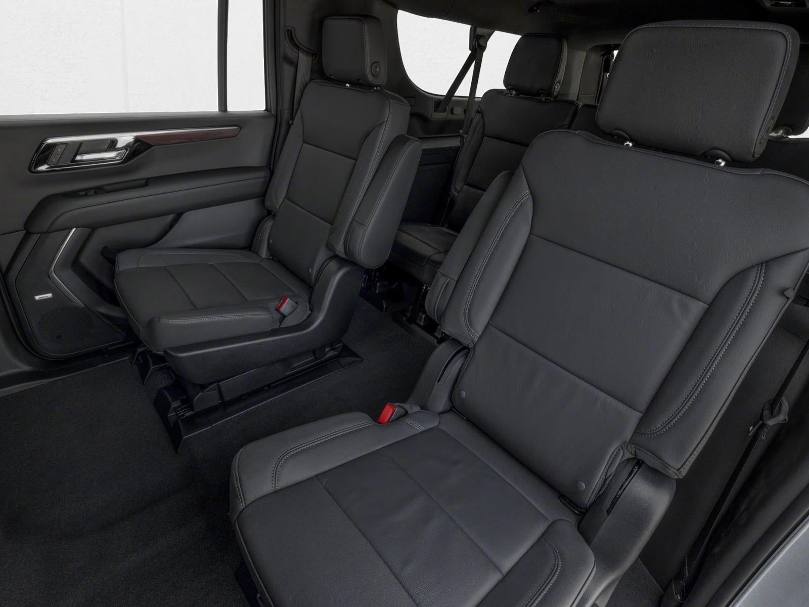 2027 Chevrolet Suburban LT - Photo 9