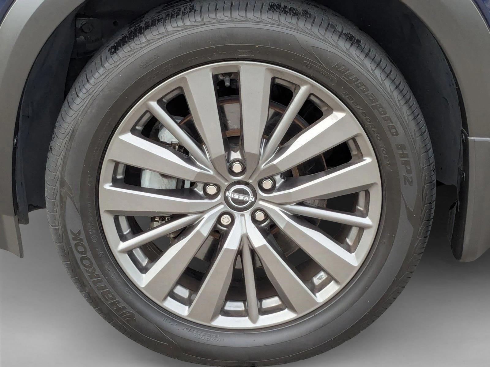 2022 Nissan Pathfinder SL