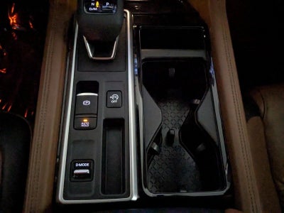 2022 Nissan Pathfinder Platinum 2WD