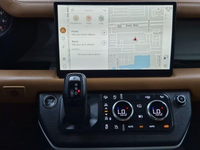 2023 Land Rover Defender 130 SE