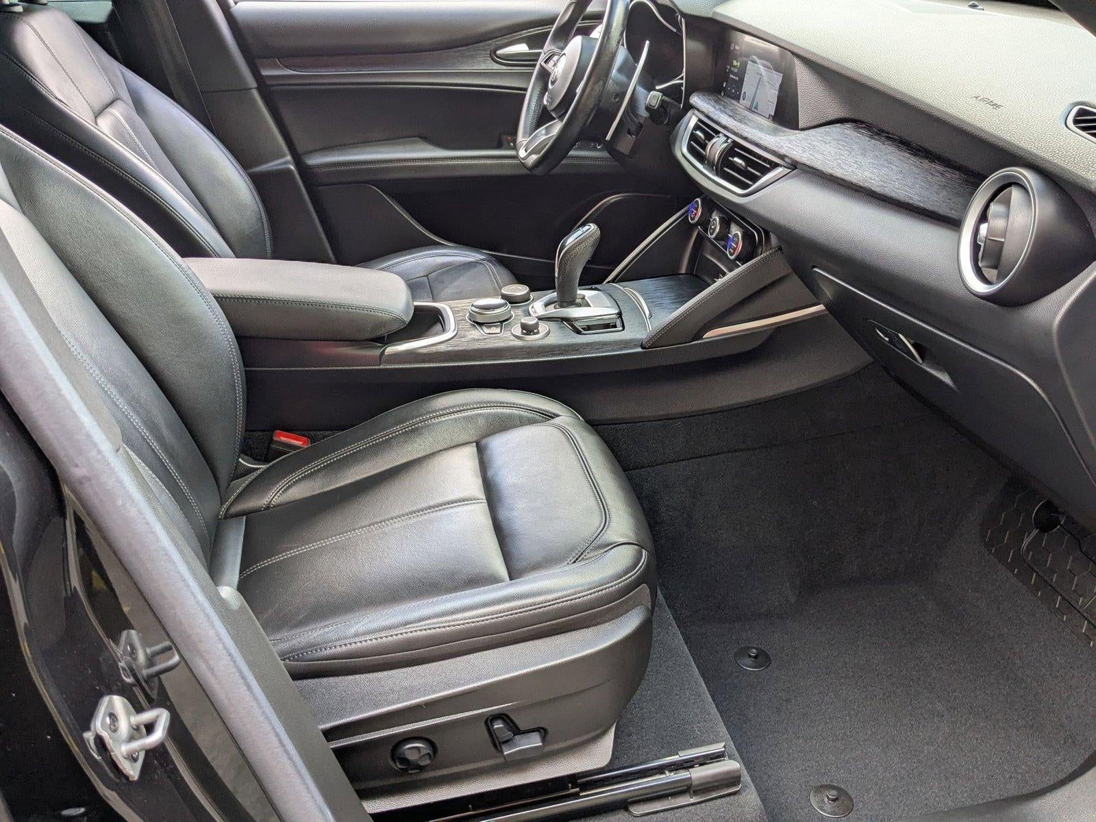 2023 Alfa Romeo Stelvio Base