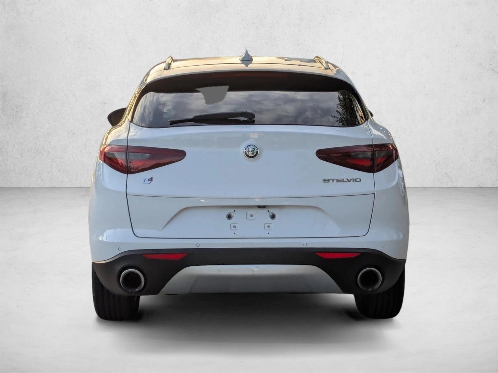 2021 Alfa Romeo Stelvio Base