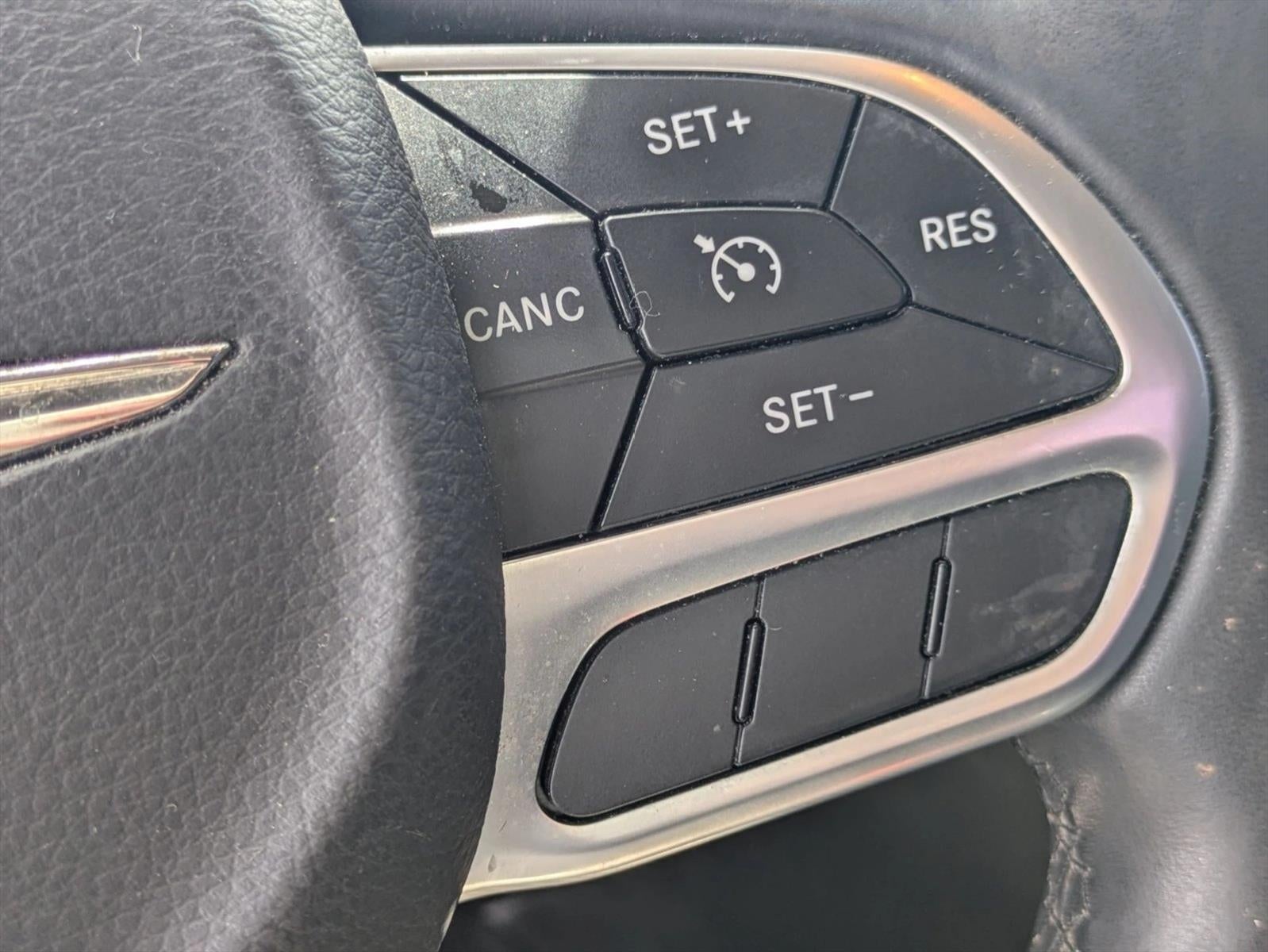 2017 Chrysler 300 Limited