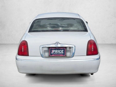 2000 Lincoln Town Car Signature