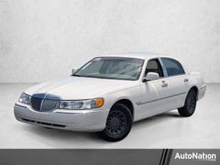 2000 Lincoln Town Car Signature