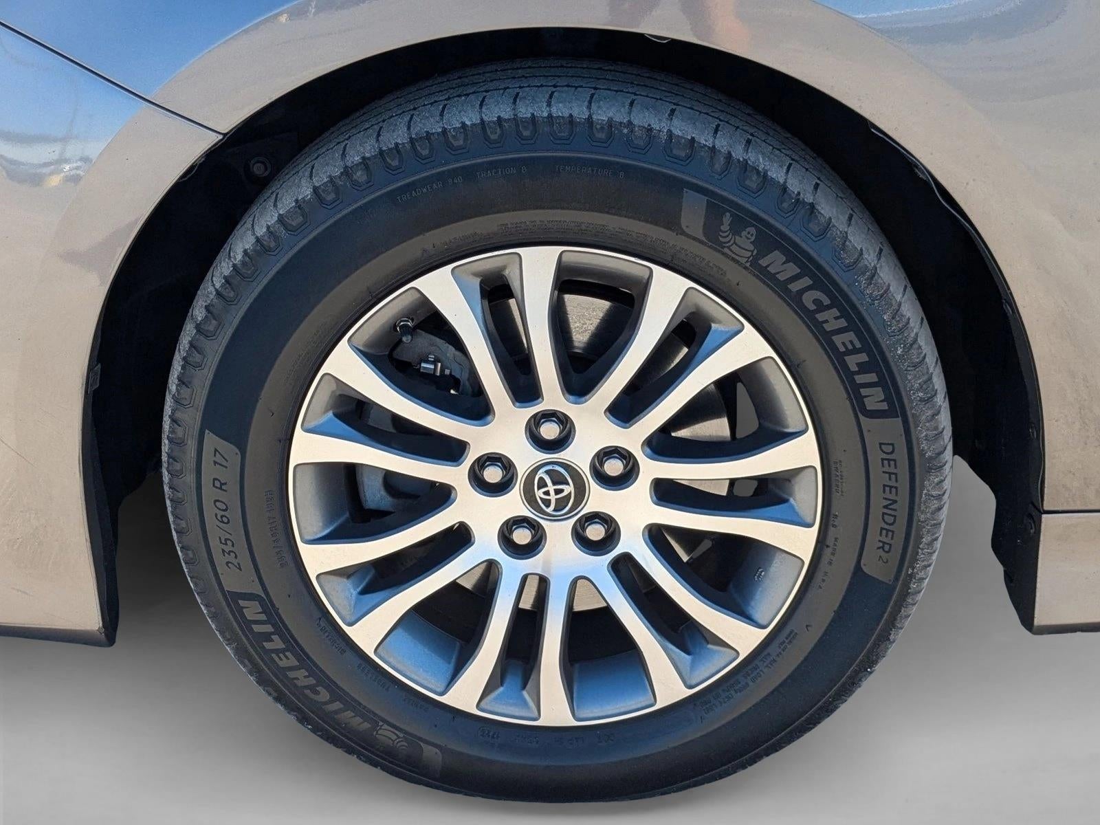 2020 Toyota Sienna XLE Auto Access Seat