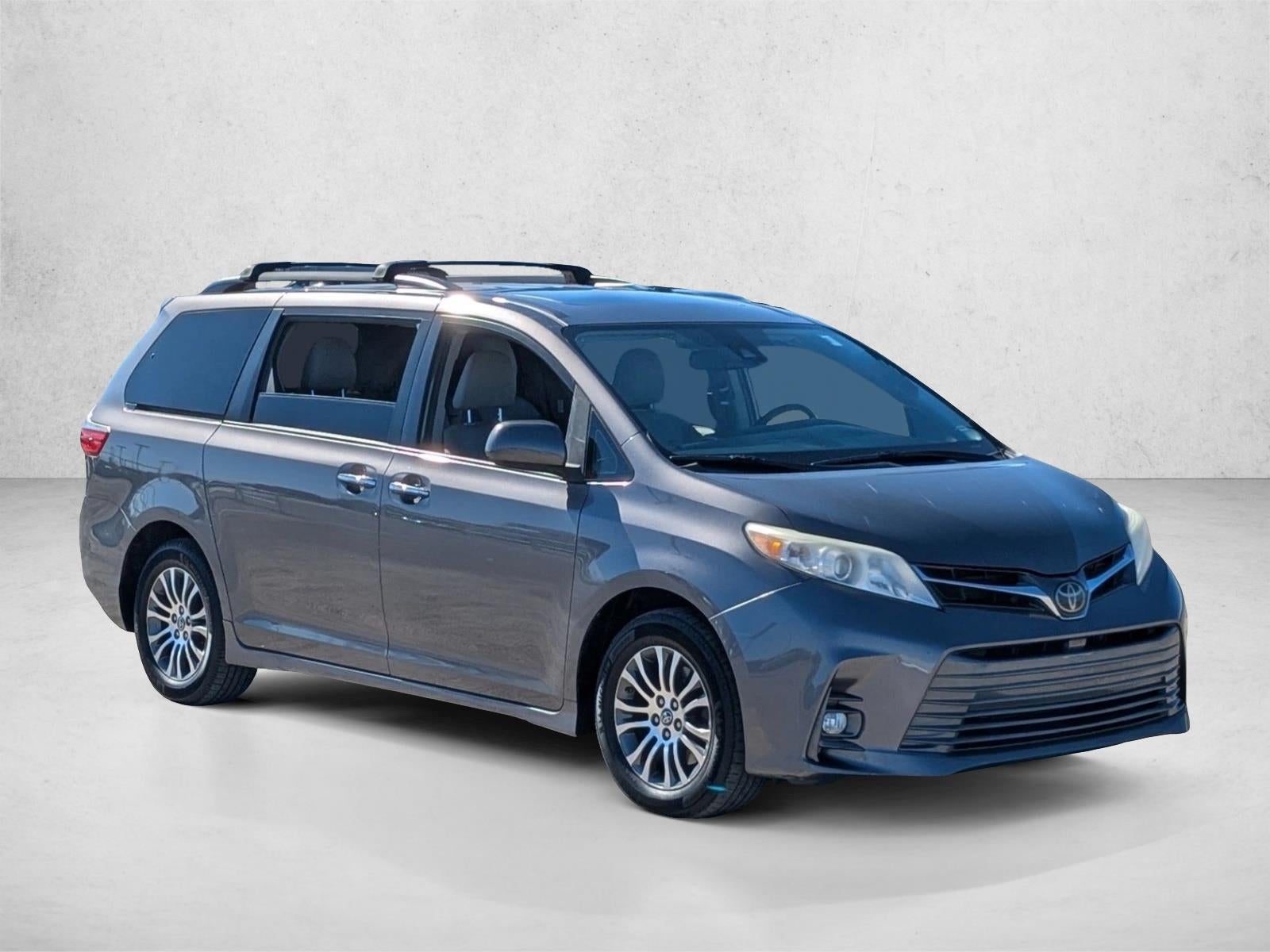 2020 Toyota Sienna XLE Auto Access Seat