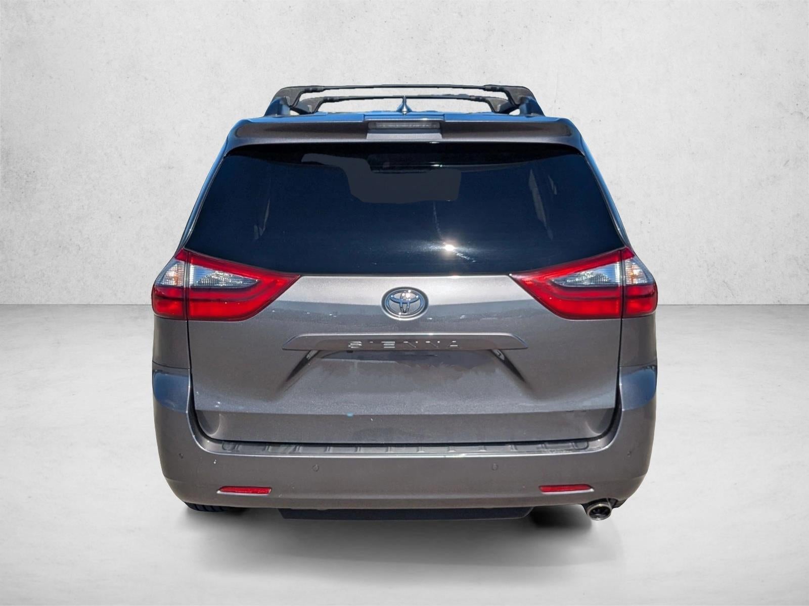 2020 Toyota Sienna XLE Auto Access Seat