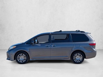 2020 Toyota Sienna XLE Auto Access Seat