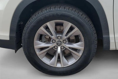 2016 Toyota Highlander LE Plus V6